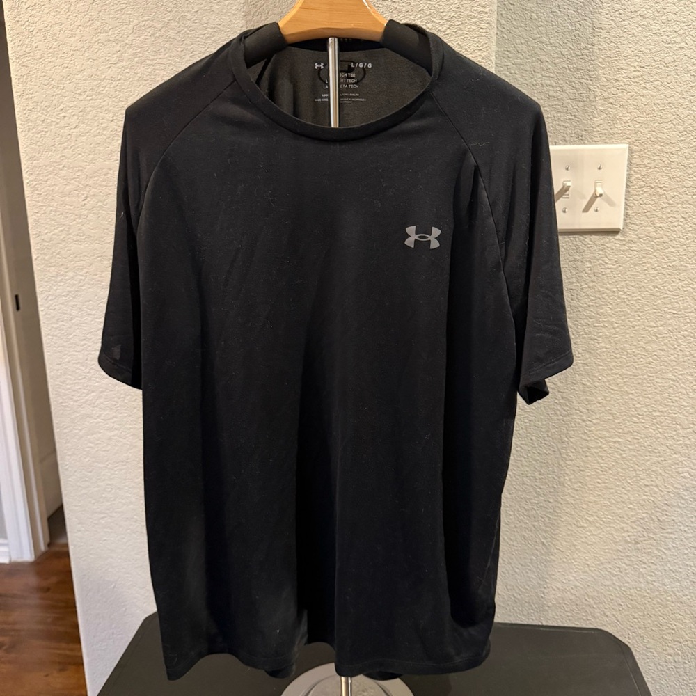 UNDER ARMOUR Men's Black Short Sleeve Active Tech Tee Size L EUC